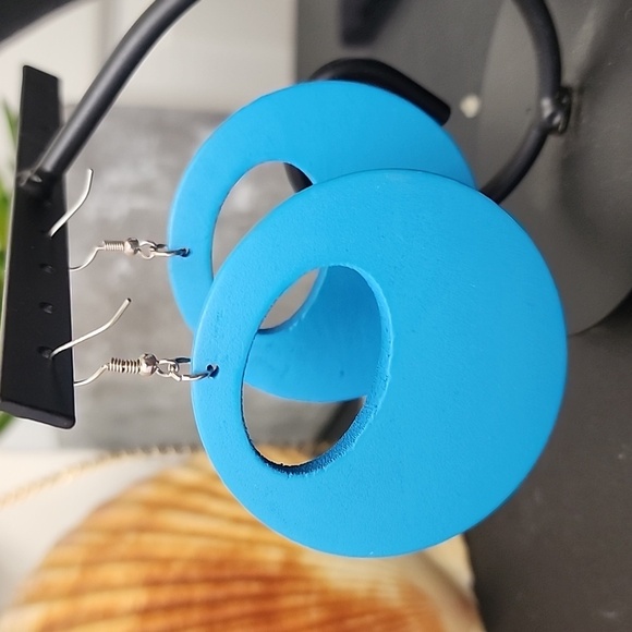Turquoise Blue Wood Mod Circle Hoop Earrings - Picture 5 of 6